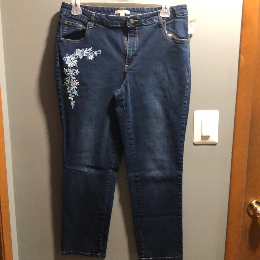 BRAND NEW WOMANS JEAN PANTS SIZE 14W! NWT! SMOKE FREE HOME!